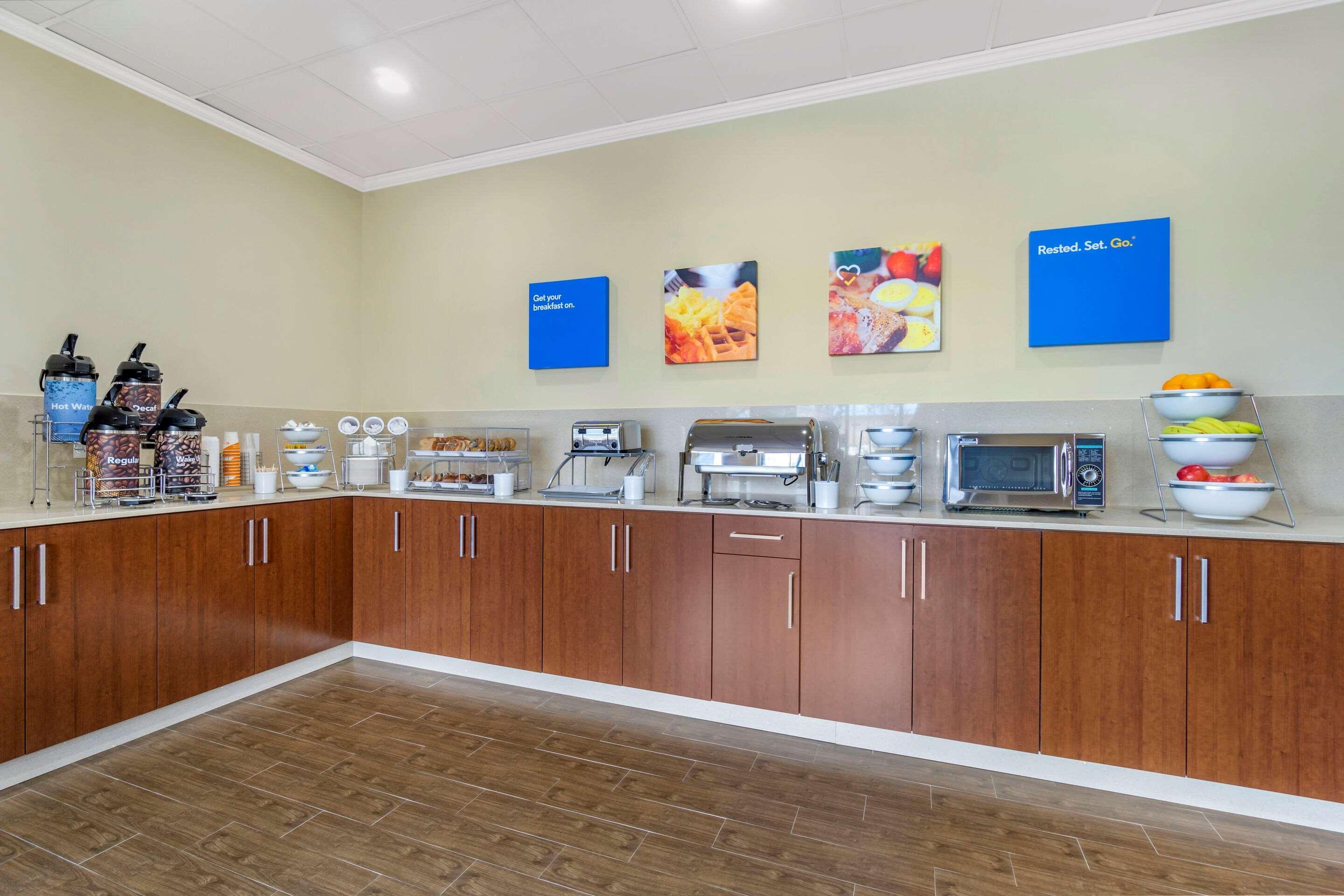 Comfort Inn & Suites Lakewood By Jblm Екстер'єр фото