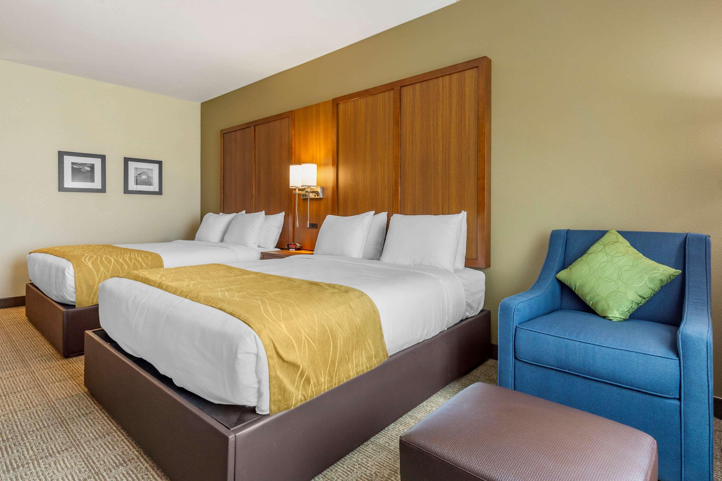Comfort Inn & Suites Lakewood By Jblm Екстер'єр фото