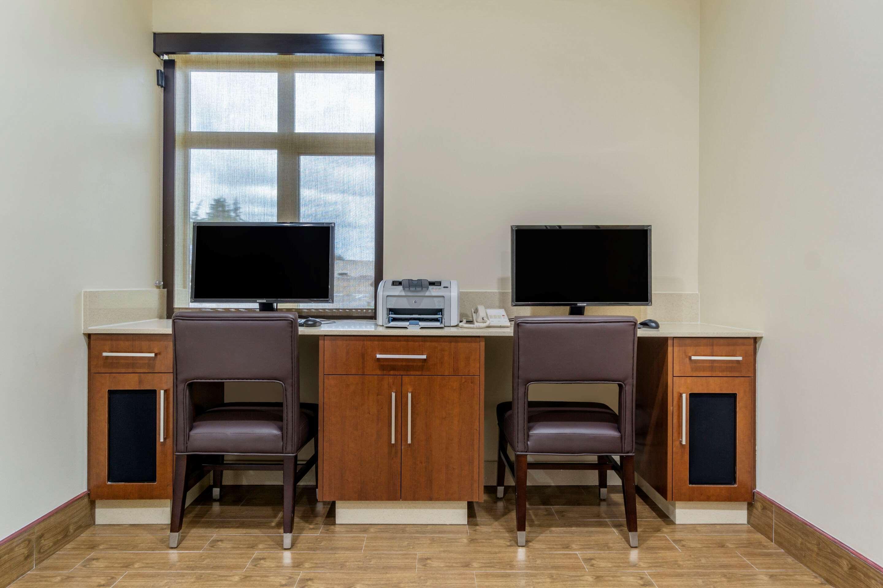 Comfort Inn & Suites Lakewood By Jblm Екстер'єр фото
