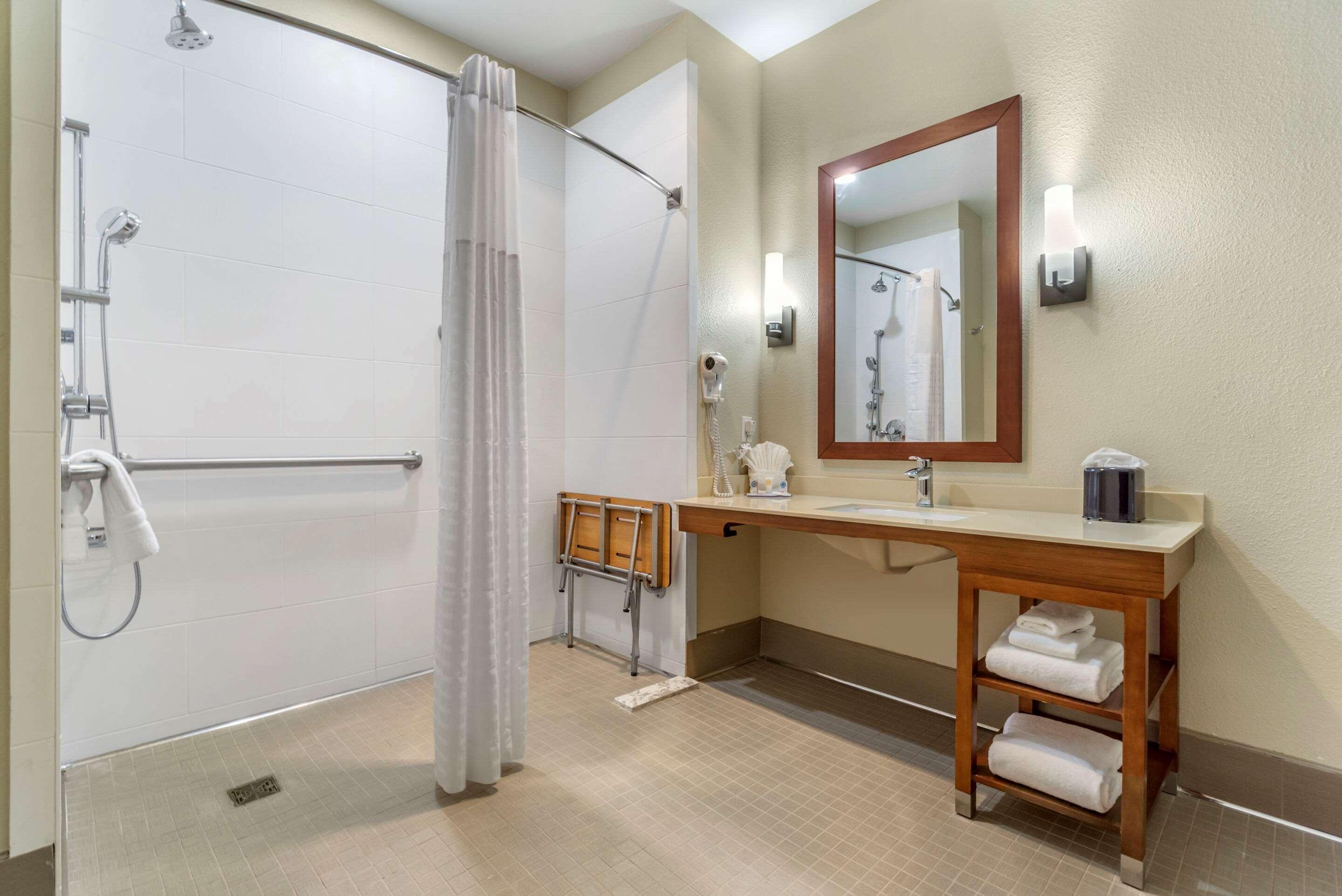 Comfort Inn & Suites Lakewood By Jblm Екстер'єр фото